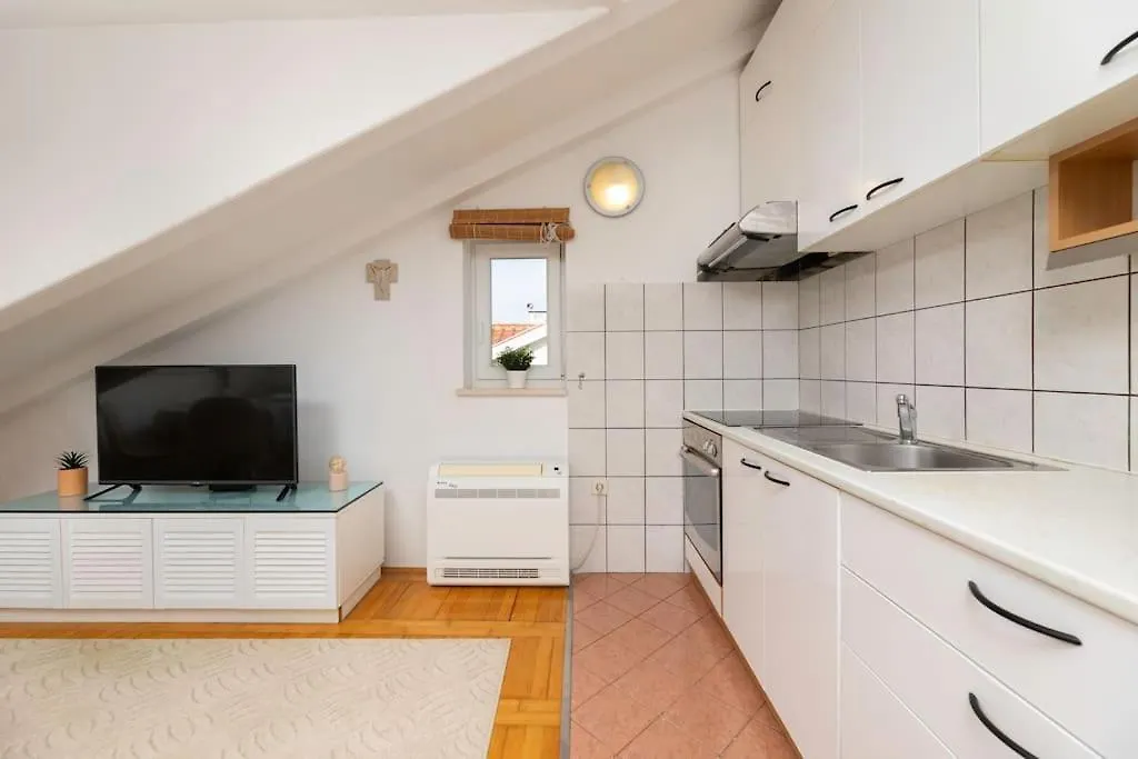 Apartment Olive With Wonderful Sea View - 500 M From Beach Punat